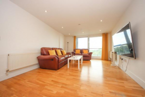 2 Bedroom Apartment with Balcony in Ilford Town, Ilford